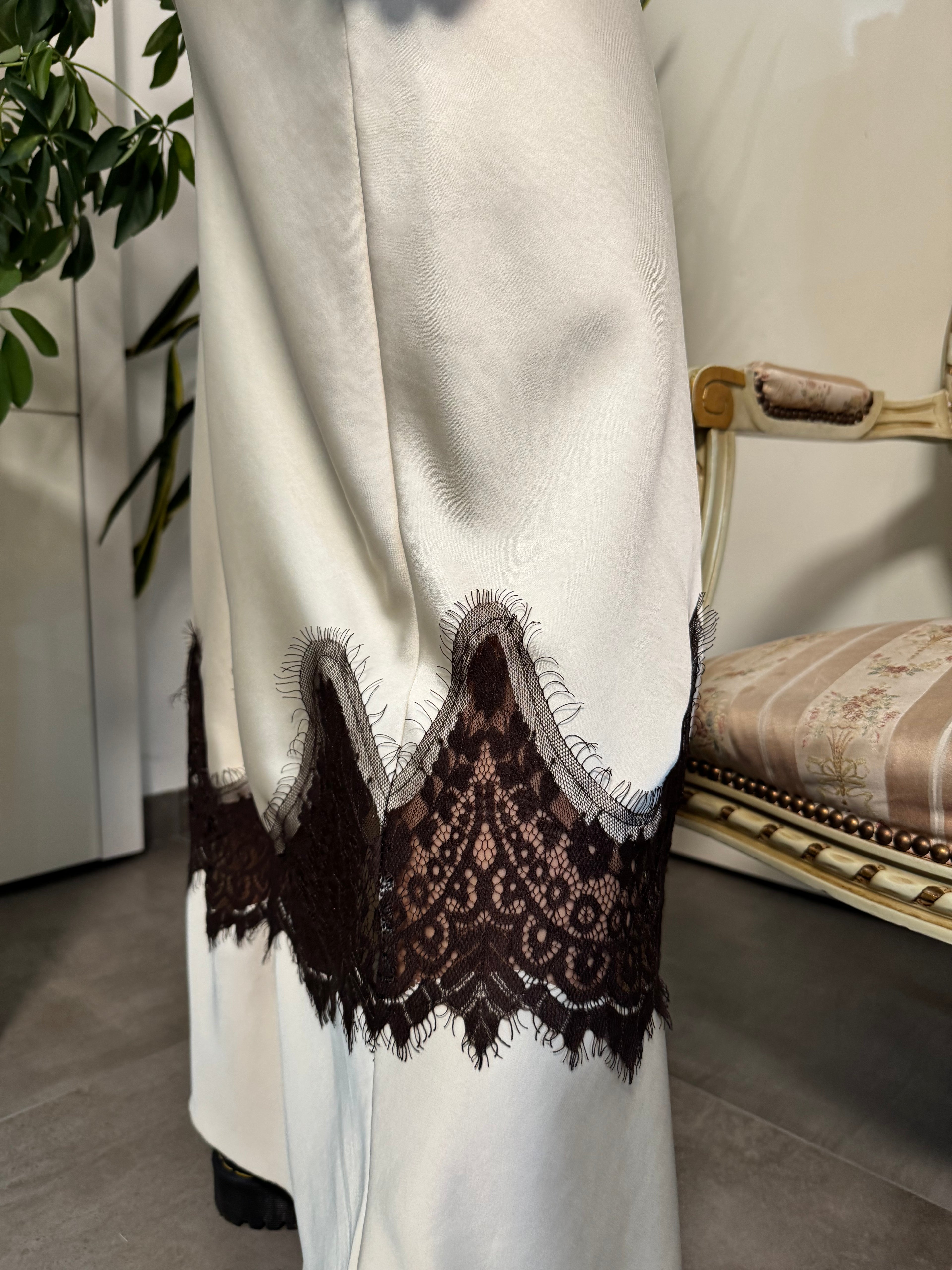 Gonna saten burro dettaglio pizzo-Tensione In