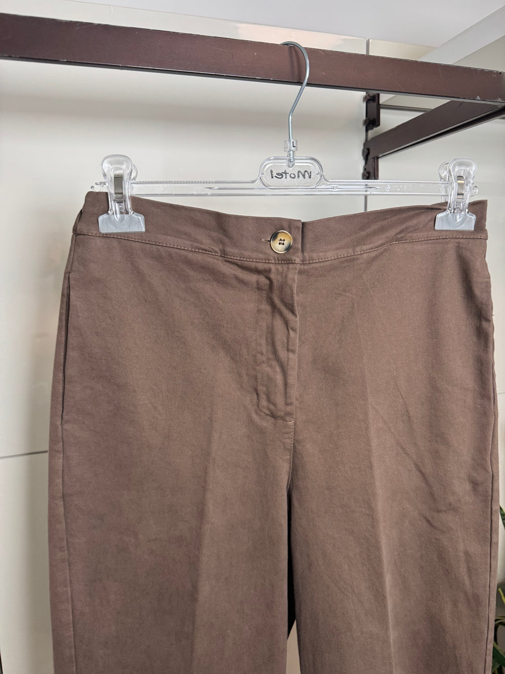 Pantalone cotone pesante, zip e bottoncino, elasticato dietro,colore moro- Susy Mix