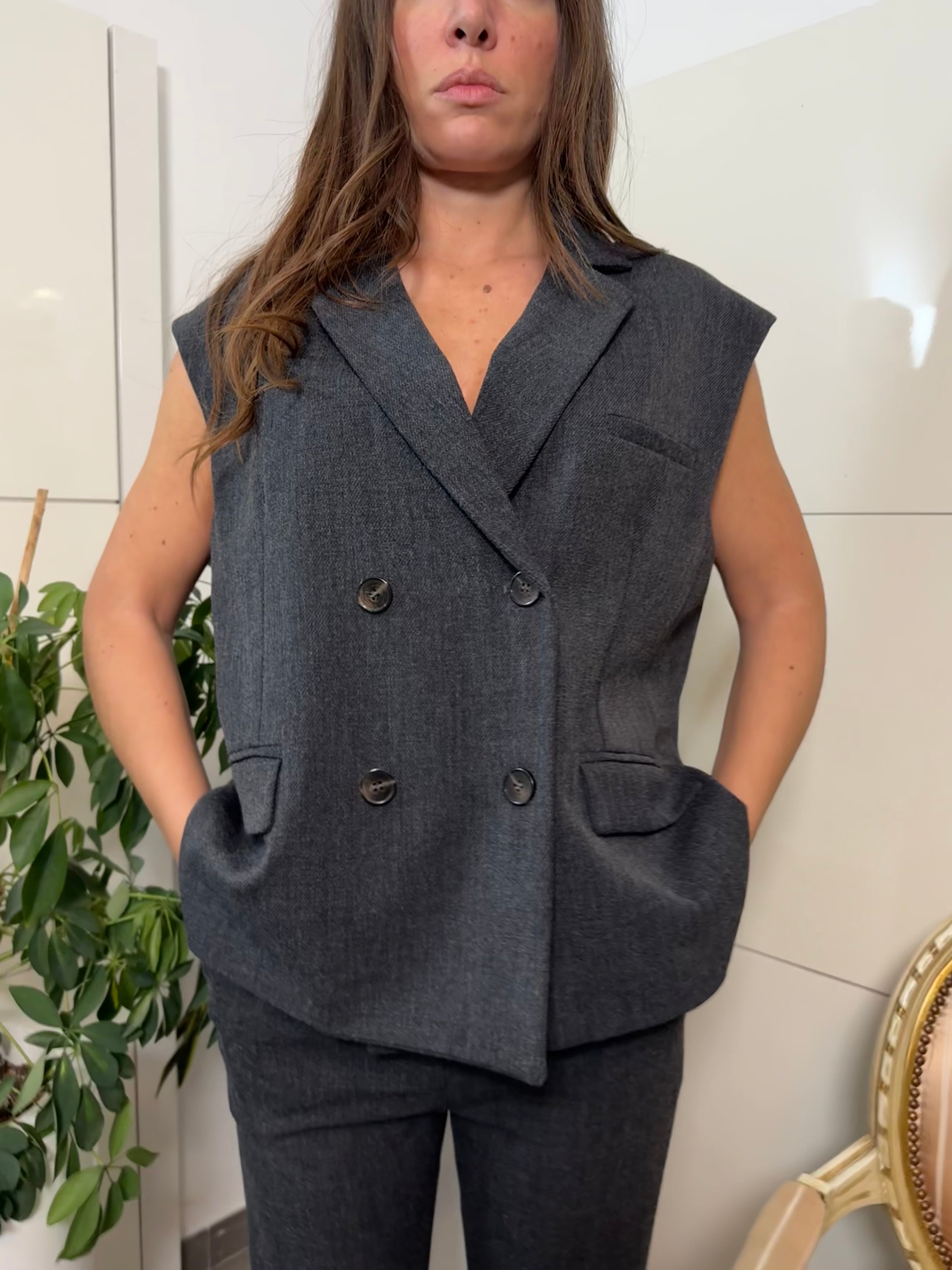 Gilet grigio doppiopetto-Tensione In