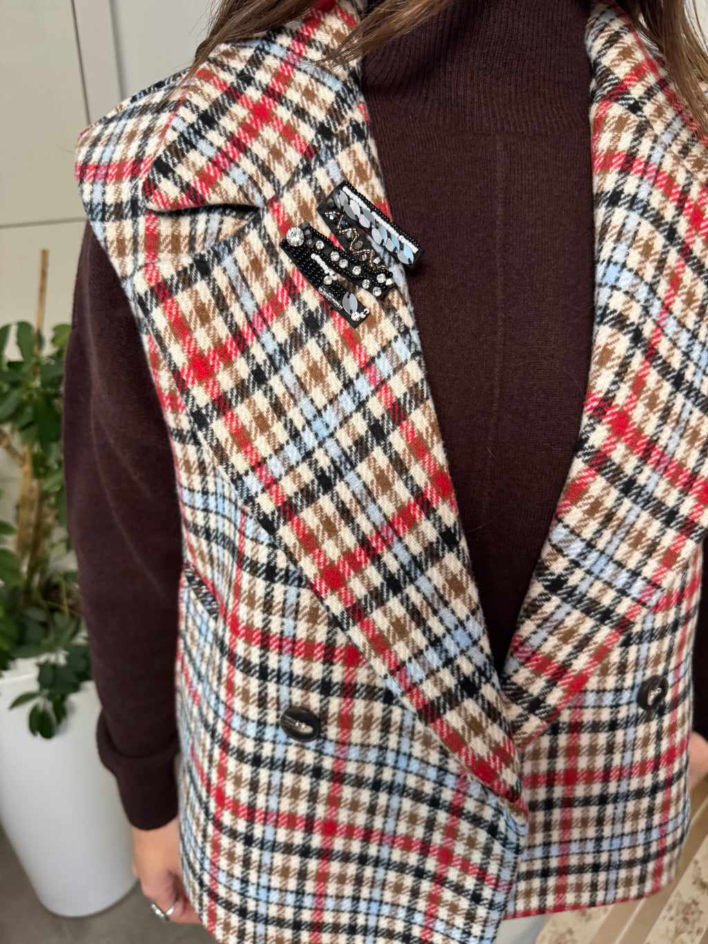 Giacca gilet fantasia con spilla- Tensione In