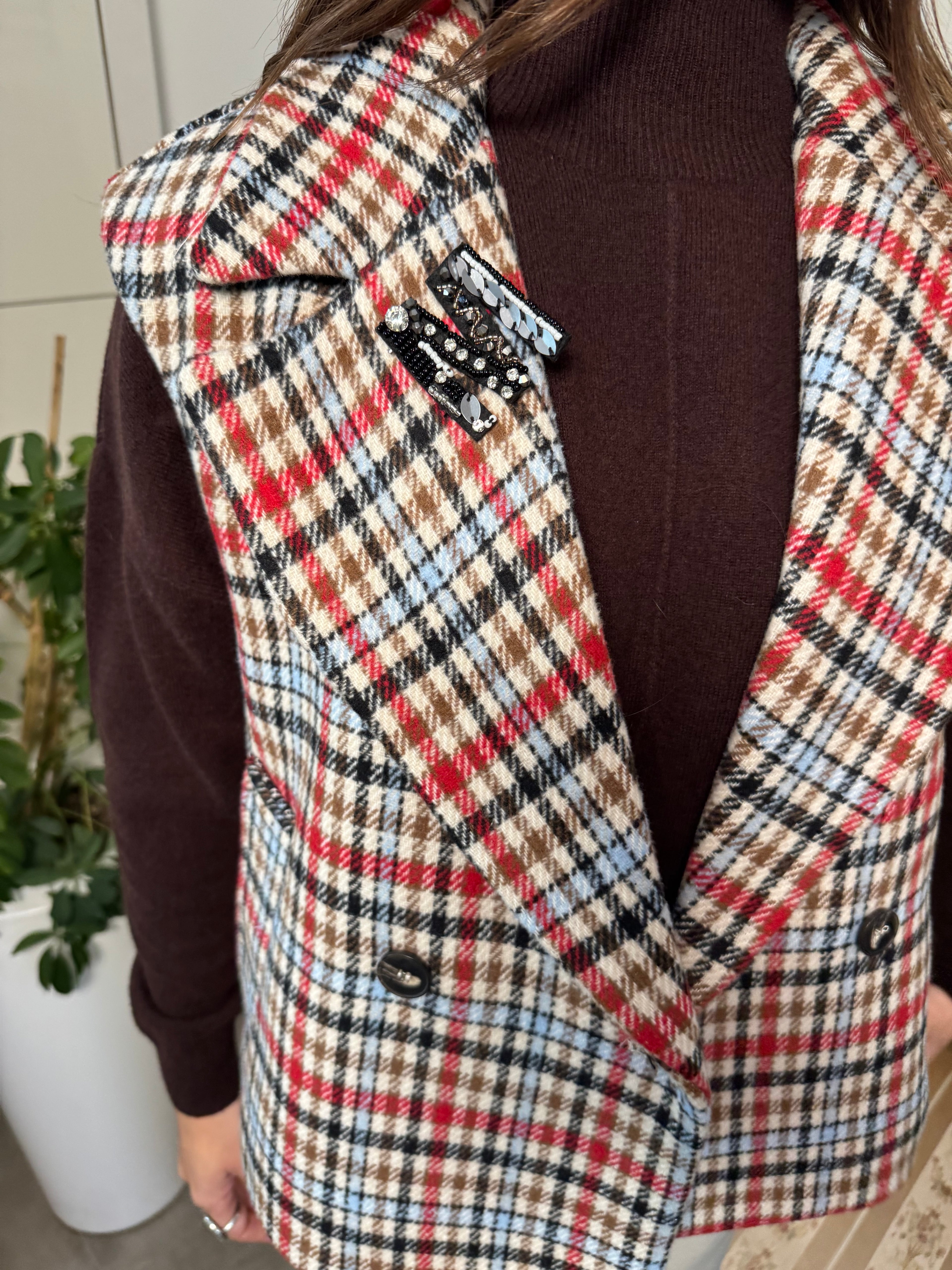 Giacca gilet fantasia con spilla- Tensione In